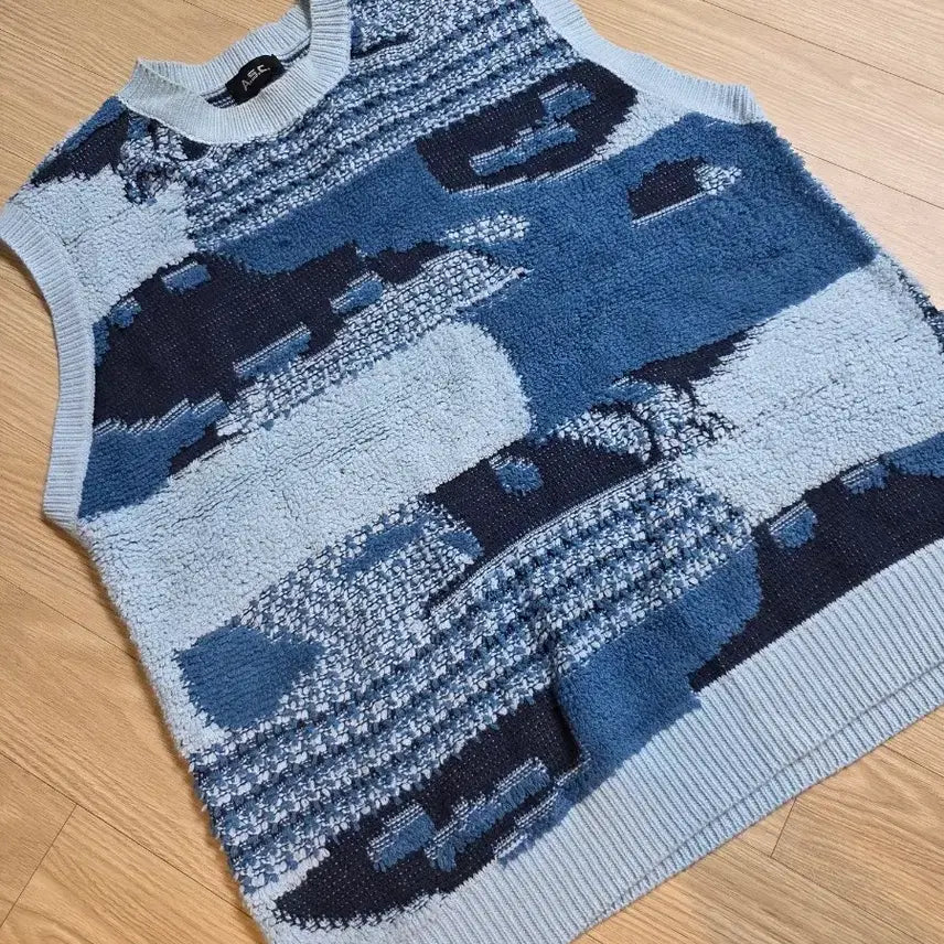 [BUNJANG] Blue Pattern Knit Vest / 블루 패턴 니트 조끼