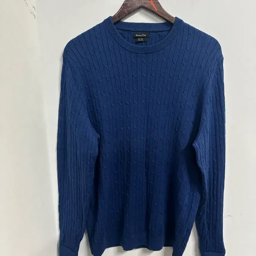 [SOLD OUT] [만원 아라비아빈티지]마시모두띠 네이비 케이블 니트 105