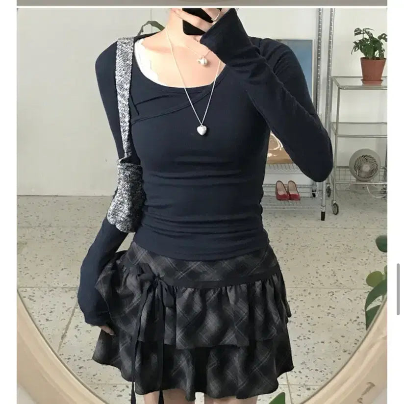 [BUNJANG] MINIPOE Layered T-Shirt Navy / 미니포에 유라 레이어드 티셔츠 네이비