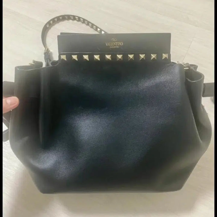 [BUNJANG] Valentino Rockstud Shoulder Bag / 발렌티노 락스터드 블랙 가방