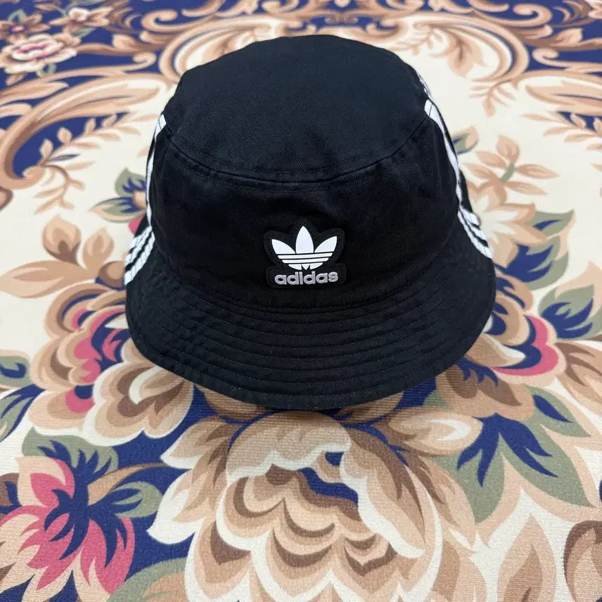 [BUNJANG] Adidas Trefoil Three-Stripe Bucket Hat (Black) / 아디다스 Adidas 트레포일 삼선 버킷햇(블랙,검흰)
