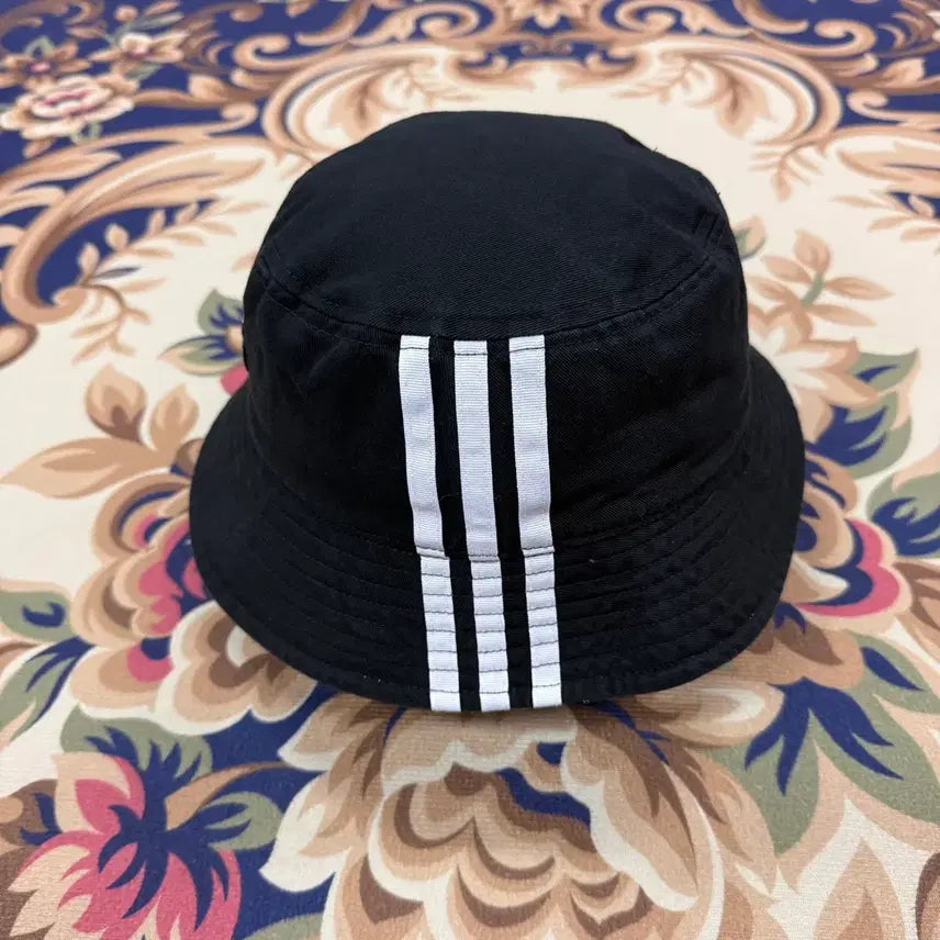 [BUNJANG] Adidas Trefoil Three-Stripe Bucket Hat (Black) / 아디다스 Adidas 트레포일 삼선 버킷햇(블랙,검흰)