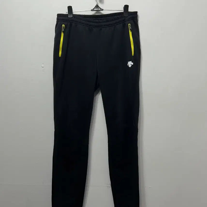 [BUNJANG] Descente Black Training Pants S / 데상트 블랙 트레이닝 바지 S