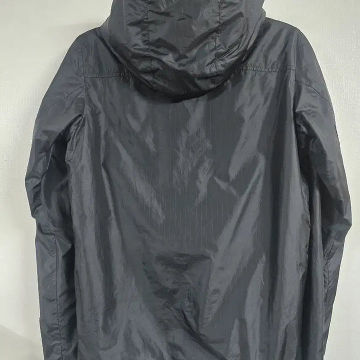 [BUNJANG] Descente Black Hooded Windbreaker Jacket Size 90 / 데상트 바람막이  90