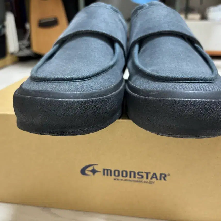 [BUNJANG] Moonstar Bandmoc Sneakers Size 260 / 문스타 bandmoc 스니커즈  260 9/10 판매합니다