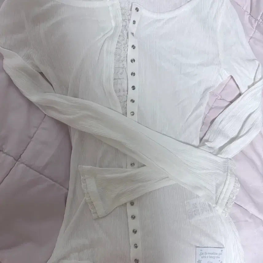 [SOLD OUT] 일리오 WHITE LACE TRIM CARDIGAN 가디건