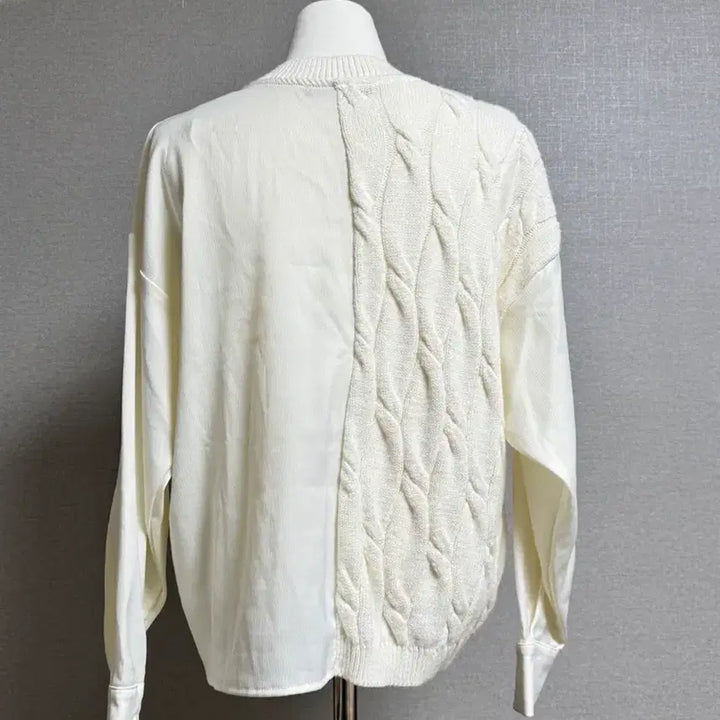 [BUNJANG] Zara Ivory Mixed Knit Blouse / 자라. 아이보리 반반 니트 블라우스