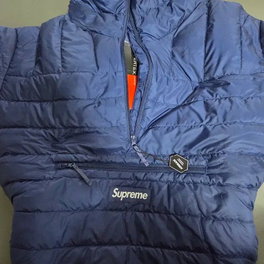 [BUNJANG] Supreme Micro Down Half Zip Hooded Pullover Navy - 24FW / 슈프림 마이크로 다운 하프 집 후드 풀오버 네이비 - 24FW