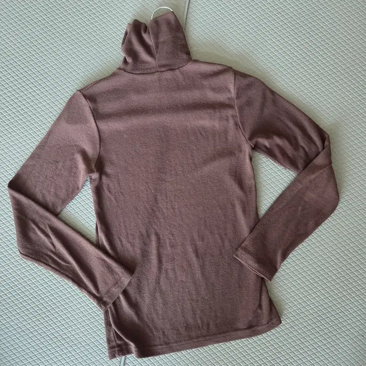 [BUNJANG] Brown Turtleneck Long Sleeve T-shirt / 브라운 목폴라 긴팔 티셔츠