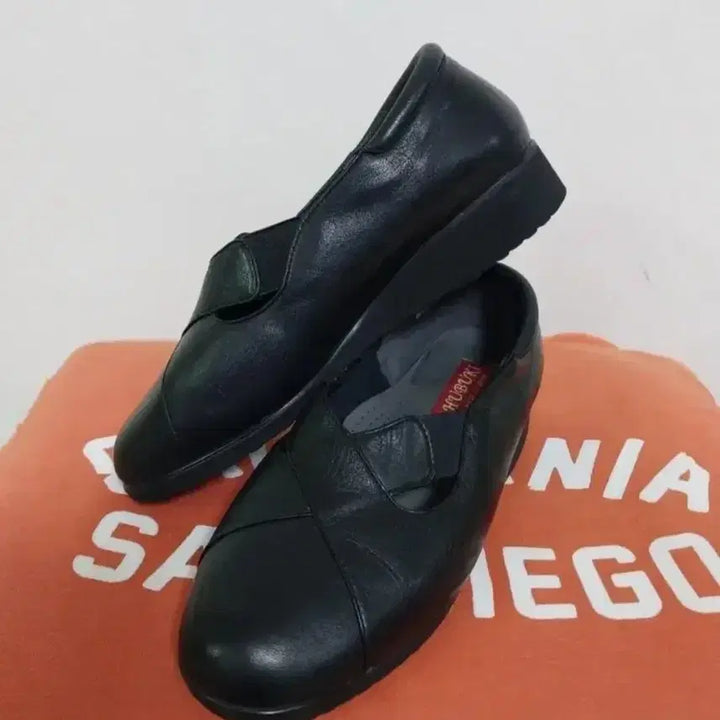 [BUNJANG] HUBUKI Leather Flat Shoes (220) / 여성 HUBUKI 가죽  신발, 단화 (220)