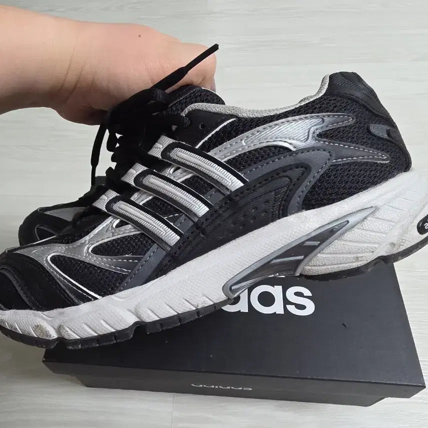 [BUNJANG] Adidas Temp Run 2 Black IH0404 Size 230 / 아디다스 템퍼 런 2 블랙 IH0404 230사이즈