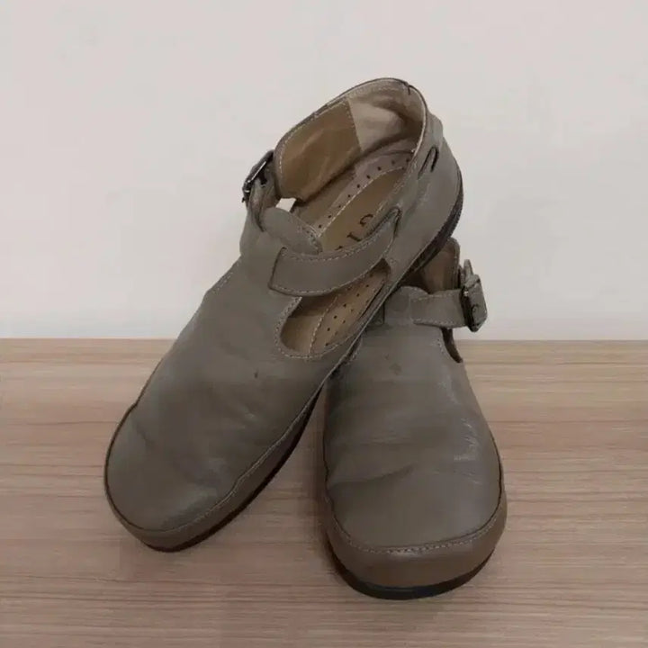 [BUNJANG] ZIZZ Leather Flats (245) / 여성 지쎄 가죽 단화 (245)