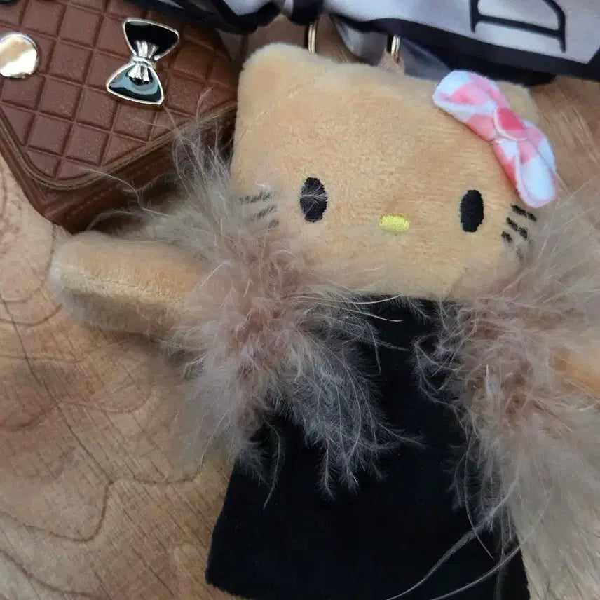 [BUNJANG] Hello Kitty Doll Keychain &amp; Bag Charm Set / 키티 인형 키링 + 가방 장식 세트