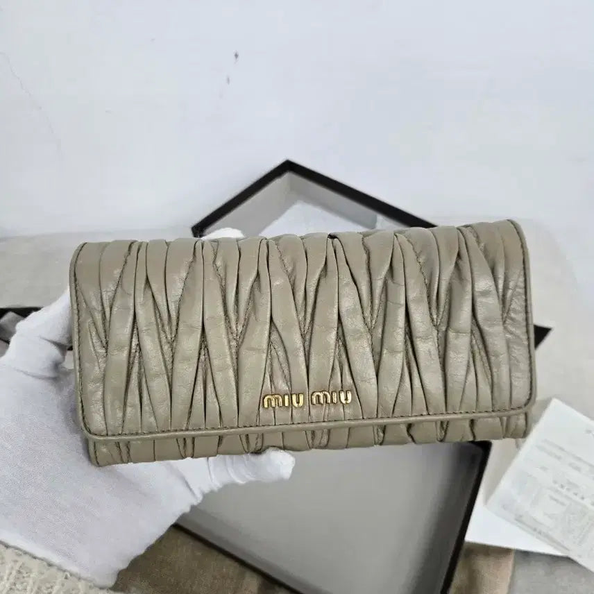 [BUNJANG] Miu Miu Matelassé Long Wallet / [보증서 정품] 미우미우 마테라쎄 장지갑