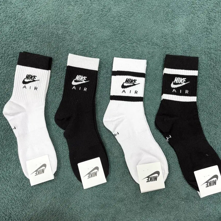 [BUNJANG] Nike Essential Mid-Calf Sports Socks (Standard Thickness) - 4 Pairs / 나이키 에센셜 에어 중장목 스포츠양말 4종(일반두깨)