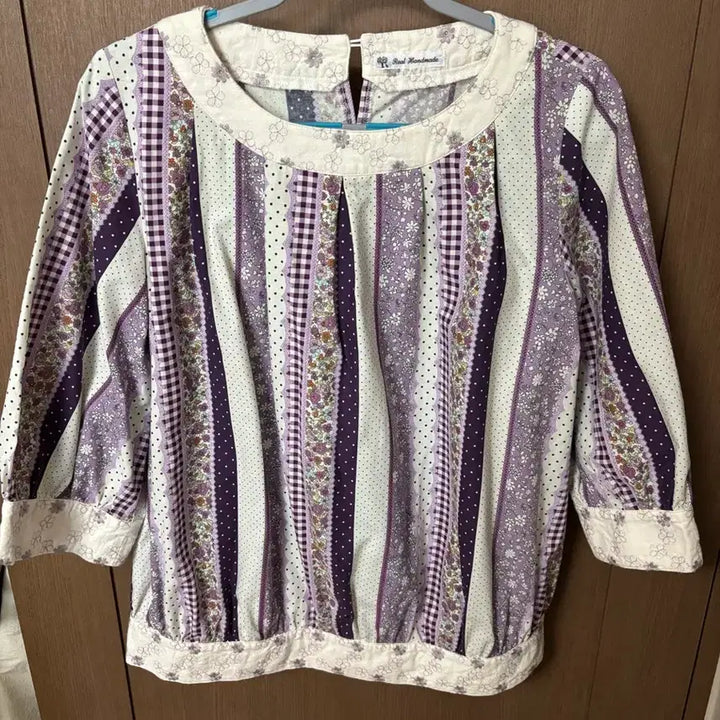 [BUNJANG] Handmade Patchwork Floral Blouse / 플라워 패치워크 핸드메이드 블라우스