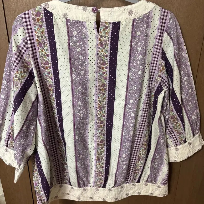 [BUNJANG] Handmade Patchwork Floral Blouse / 플라워 패치워크 핸드메이드 블라우스