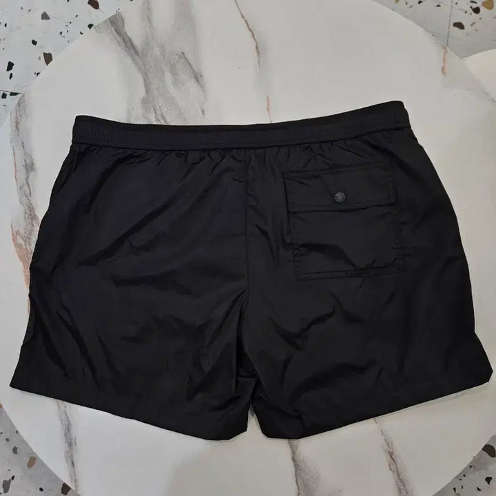 [BUNJANG] Moncler Black Logo Swim Shorts XXL / [정품/24FW/새상품급/XXL] 몽클레어 블랙와펜 반바지 스윔쇼츠