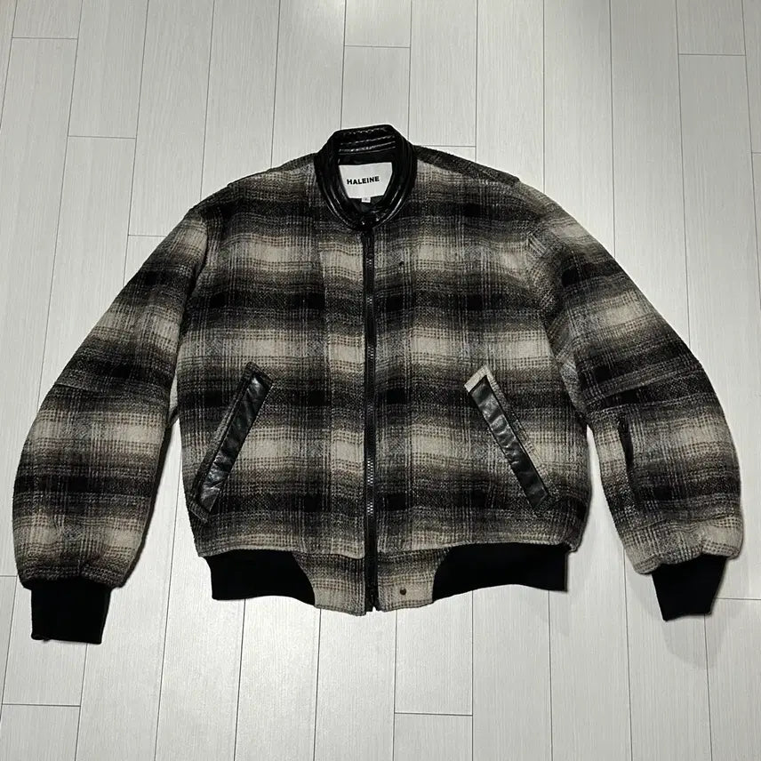 [BUNJANG] Allene Leather Patch 3D Finger Bomber Jacket / [2] 알렌느 레더 패치 3D 핑거 봄버