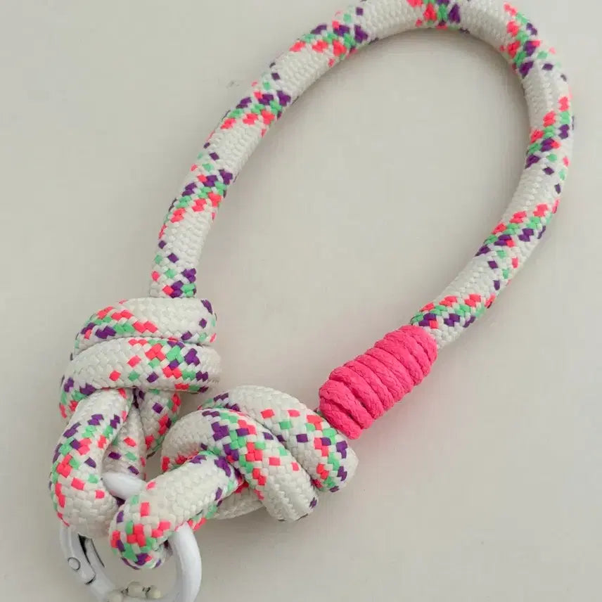 [BUNJANG] NIUL Upcycled Bottle Cap Keychain / NIUL 니울 니울링 병뚜껑 업사이클링 키링 열쇠고리