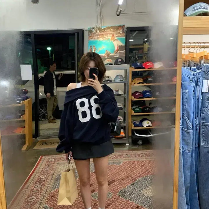 [BUNJANG] Sovershop Navy Off Shoulder Numbering Sweatshirt / 소버샵 Navy Off Mtm 네이비 넘버링 오프숄더 오프 맨투맨 88