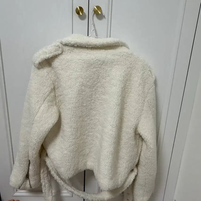 [BUNJANG] White Fleece Mustang Fur Jacket / 화이트 양털 무스탕 퍼자켓