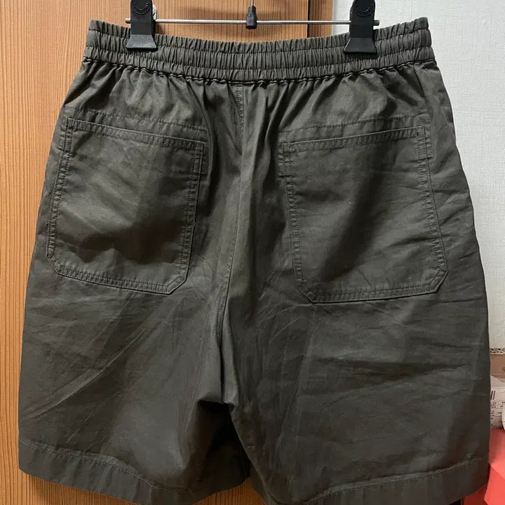 [BUNJANG] Uniqlo U Khaki Cargo Shorts Size S / 유니클로u 카키색 반바지S