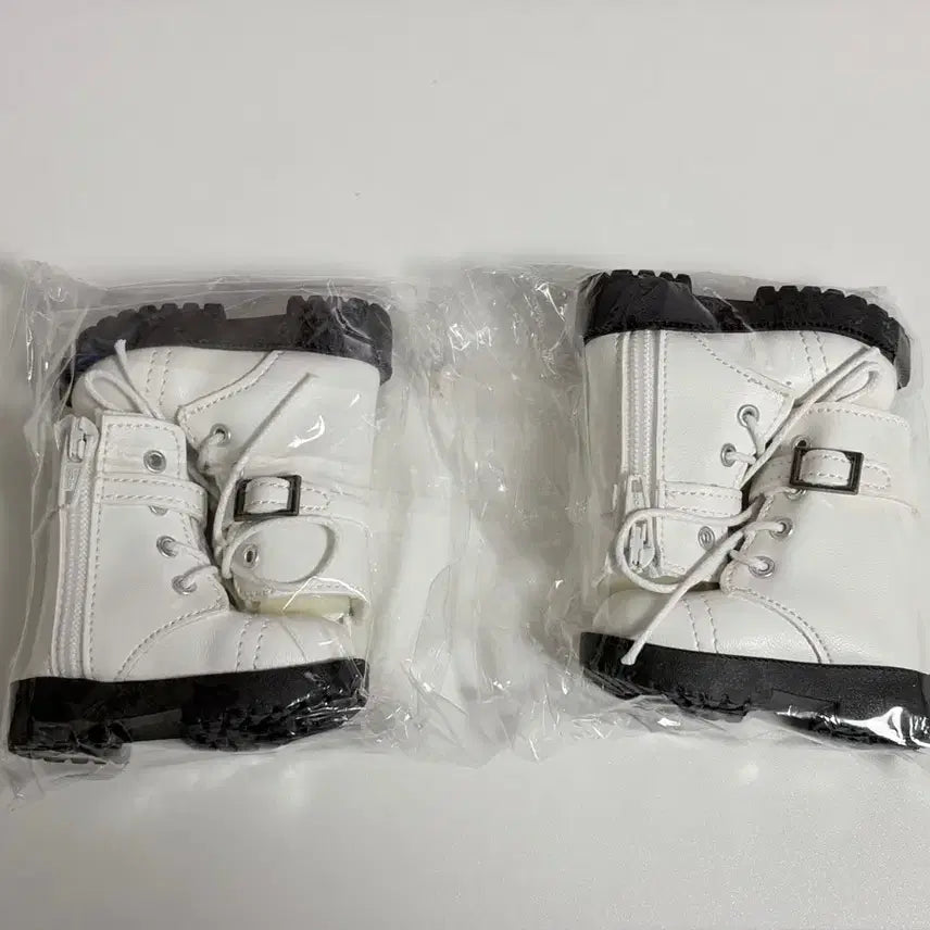 [SOLD OUT] 솜인형 20cm 화이트 부츠