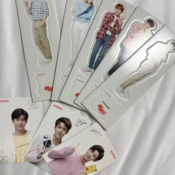 [BUNJANG] EXO Pepero Standee Postcard Bundle Set / 엑소 빼빼로 등신대 엽서 일괄