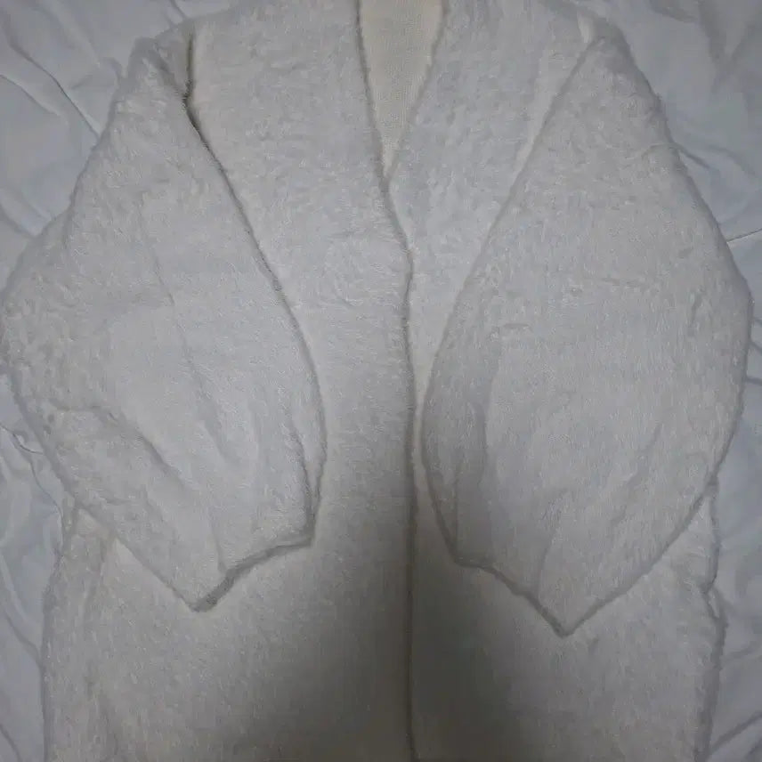 [BUNJANG] White Fur Cardigan / 화이트 퍼 가디건