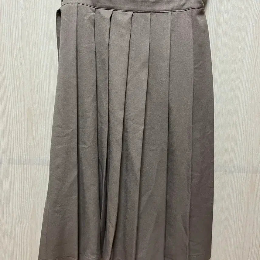 [BUNJANG] Maysome Beige Pleated Wrap Long Skirt / 메이썸 Maysome 베이지 플리츠 롱스커트