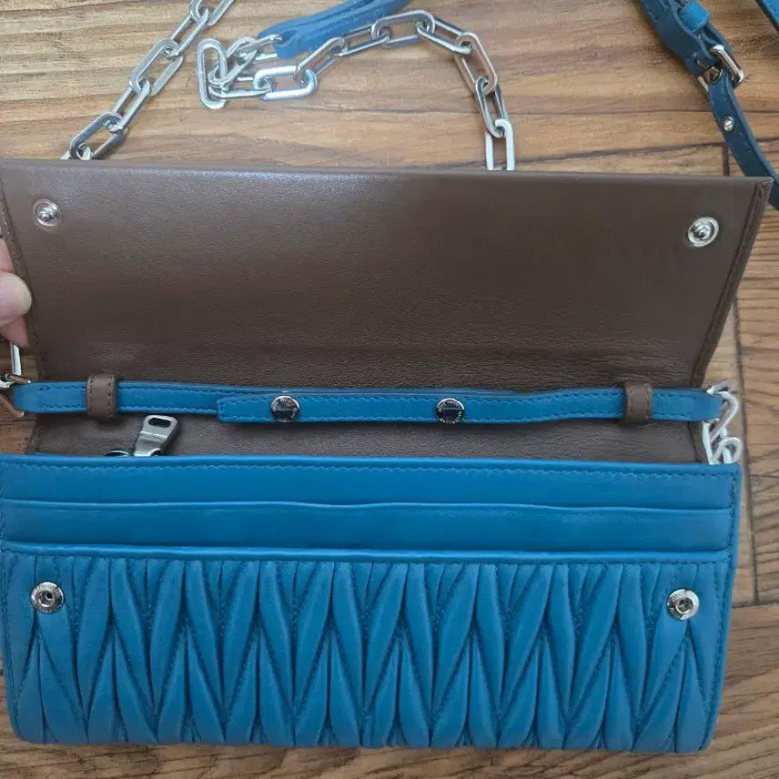 [BUNJANG] Miu Miu Chain Shoulder Wallet / 미우미우 체인 숄더지갑