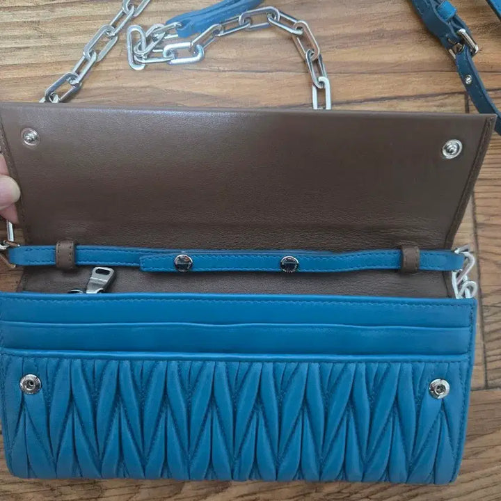 [BUNJANG] Miu Miu Chain Shoulder Wallet / 미우미우 체인 숄더지갑