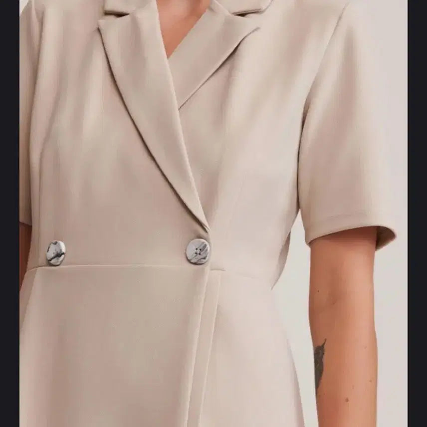 [BUNJANG] RESERVED Mini Wrap Dress Beige / RESERVED 브레이저 미니원피스