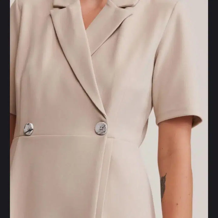 [BUNJANG] RESERVED Mini Wrap Dress Beige / RESERVED 브레이저 미니원피스