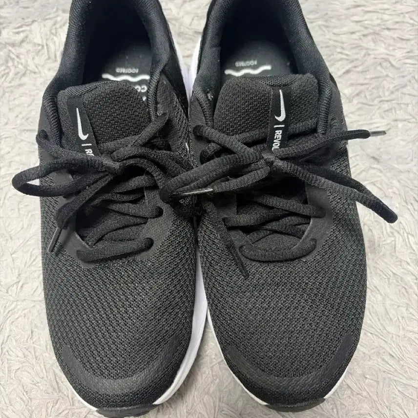 [BUNJANG] 나이키 레볼루션7 245 / 나이키 레볼루션7 245