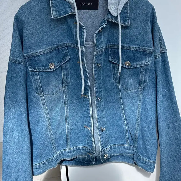 [BUNJANG] On &amp; On Hooded Denim Jacket / 온앤온 후드 청자켓