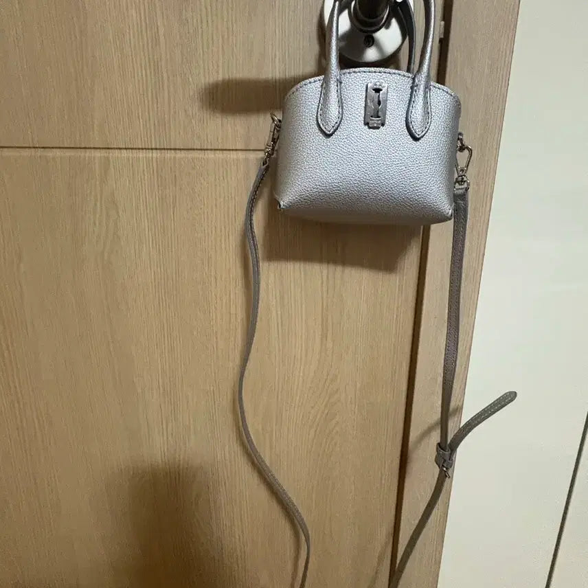 [BUNJANG] Vunque Torque Hermit Crossbody Bag Silver / 분크 토크 헐밋 크로스백