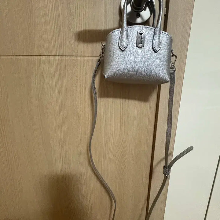 [BUNJANG] Vunque Torque Hermit Crossbody Bag Silver / 분크 토크 헐밋 크로스백