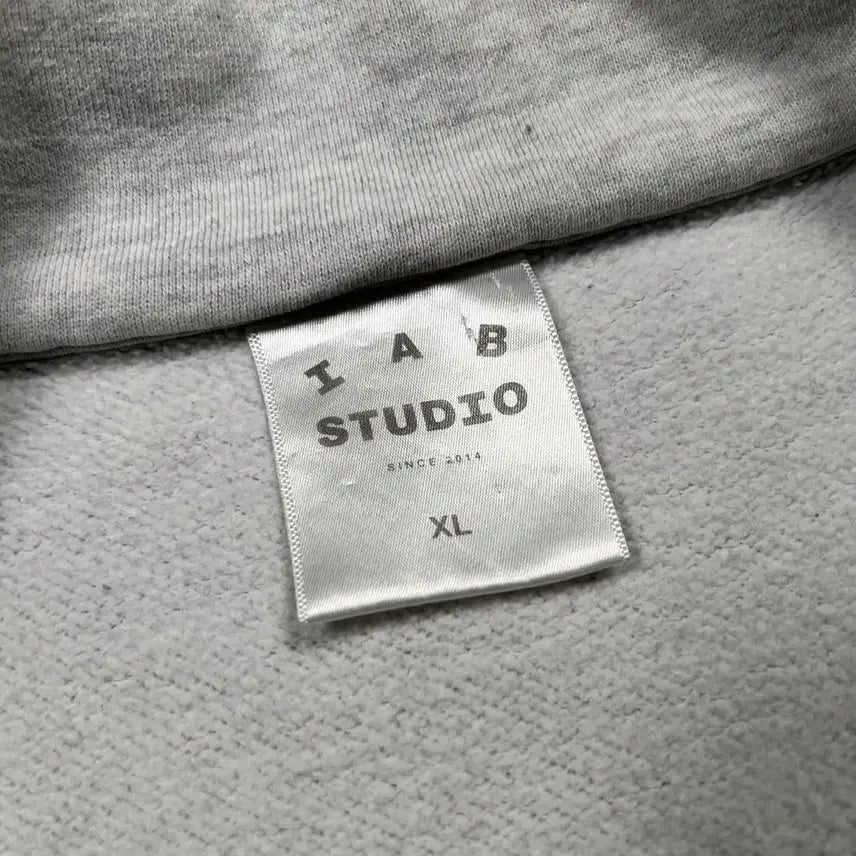 [BUNJANG] I A B Studio Half-Zip Sweatshirt / 아이앱 스튜디오 하프집업 맨투맨