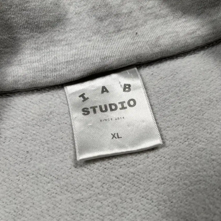 [BUNJANG] I A B Studio Half-Zip Sweatshirt / 아이앱 스튜디오 하프집업 맨투맨