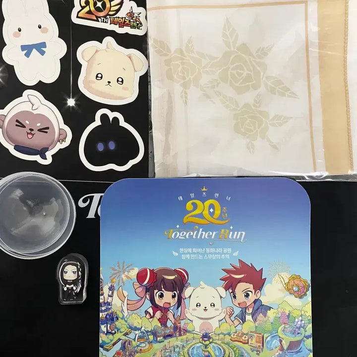 [BUNJANG] Tales Runner Celia 20th Anniversary Event Goods Set / 테일즈런너 20주년 행사 굿즈 (셀리아 아크릴+스티커+손수건+부채)