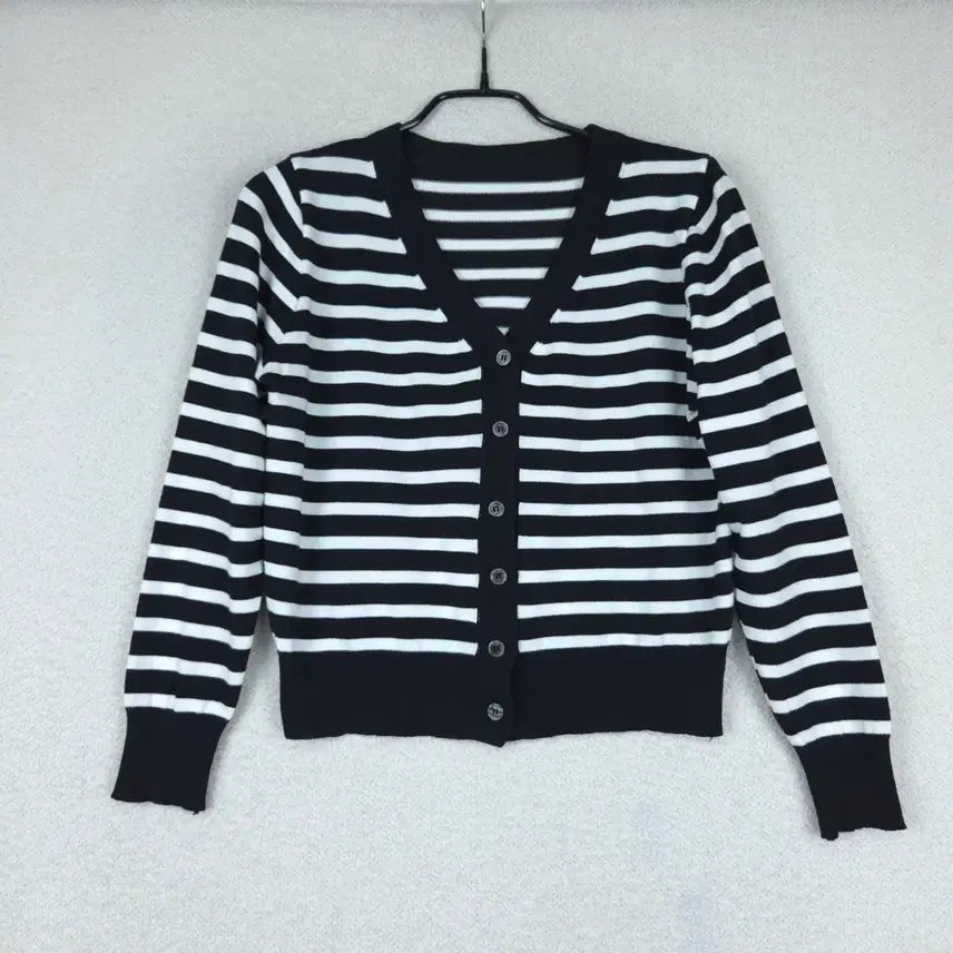 [BUNJANG] Striped V-Neck Cardigan (Black/White) / 여성 스트라이프 브이넥 가디건 블랙/화이트(44~55)