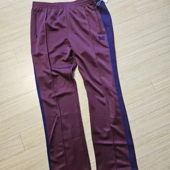 [BUNJANG] Needles Track Pants Wine Narrow Fit L Size / 니들스 트랙팬츠 와인컬러 내로우핏 L사이즈 새제품