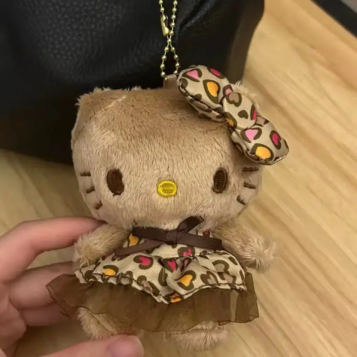 [BUNJANG] Hello Kitty Leopard Print Doll Keyring / 헬로키티 레오파드 인형 키링 새상품