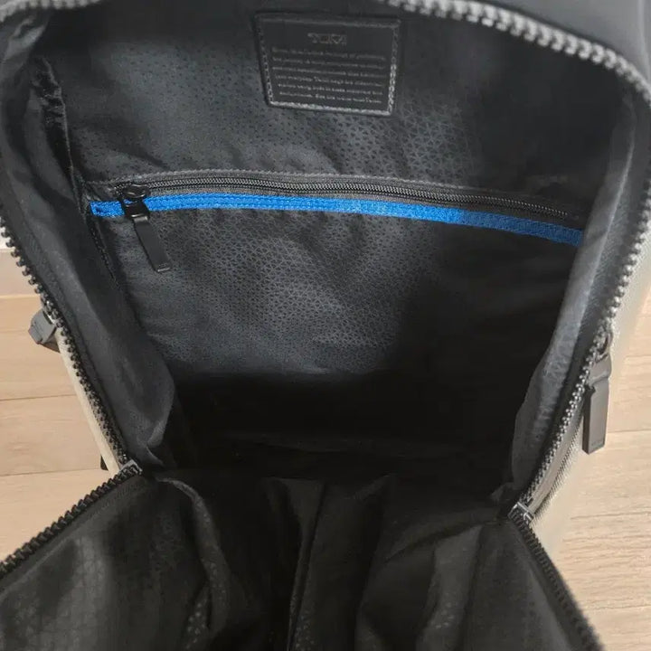 [BUNJANG] Tumi Finch Backpack Black/Grey / 투미 TUMI 백팩 블랙/회색