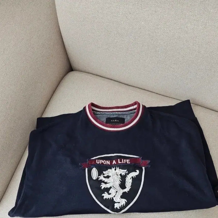 [BUNJANG] Zara Navy Lion Emblem Sweatshirt L / 자라 네이비 사자 엠블럼 맨투맨 티셔츠 L