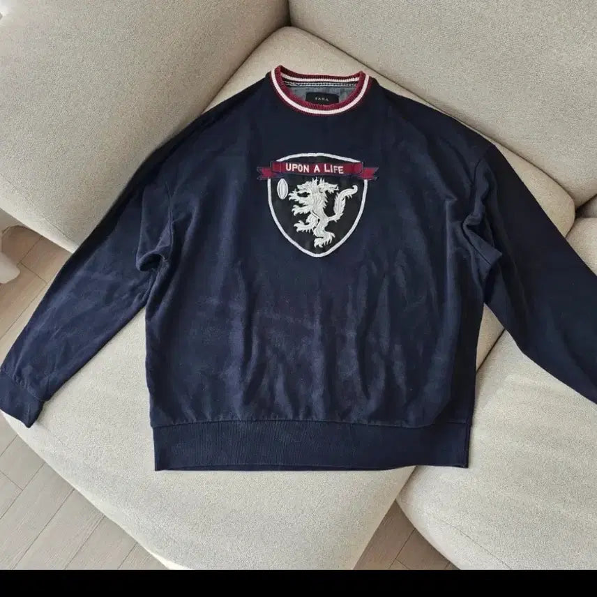[BUNJANG] Zara Navy Lion Emblem Sweatshirt L / 자라 네이비 사자 엠블럼 맨투맨 티셔츠 L