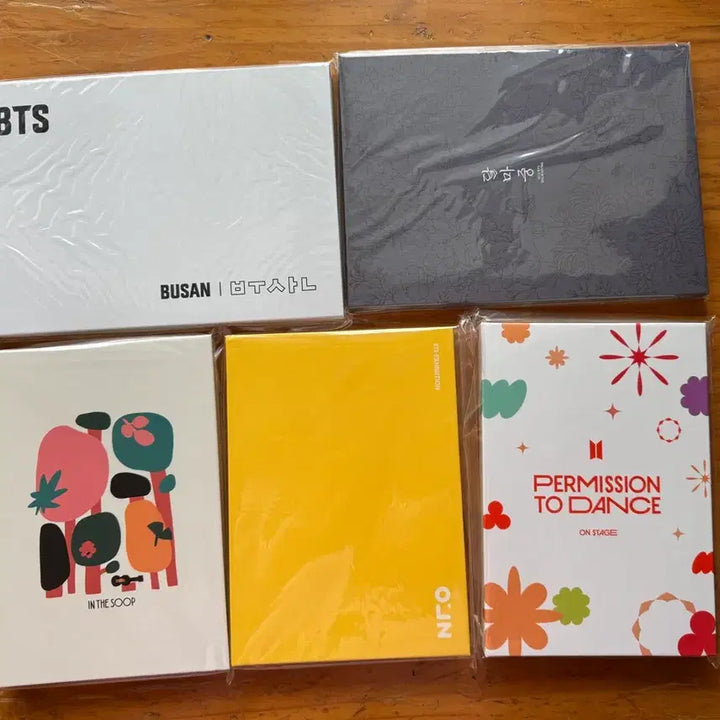 [SOLD OUT] (미개봉) 방탄소년단 (BTS )엽서 북