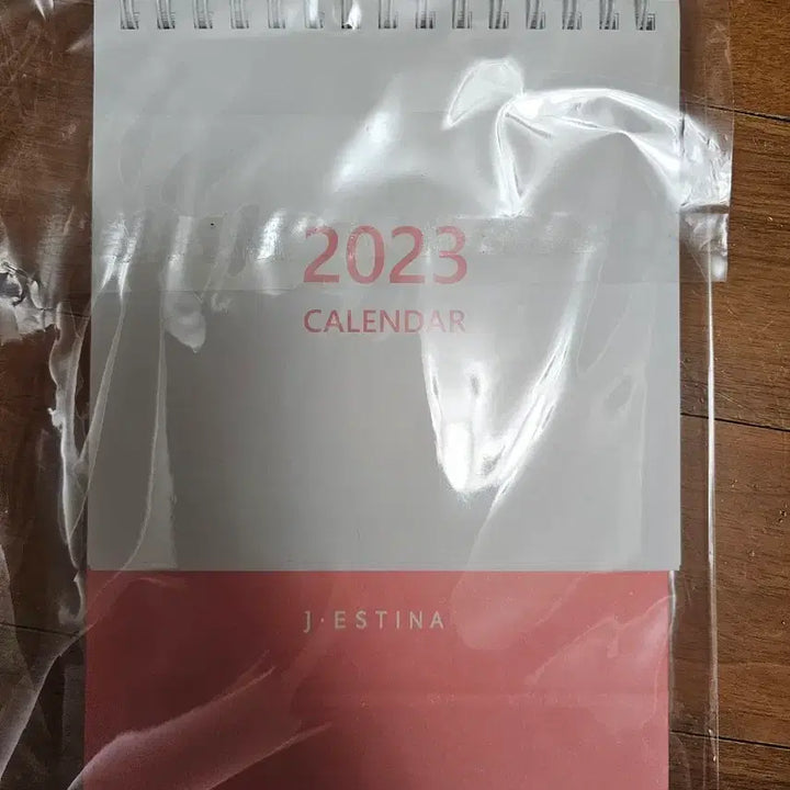 [SOLD OUT] (미개봉) 아이유 제이에스티나 2023 달력